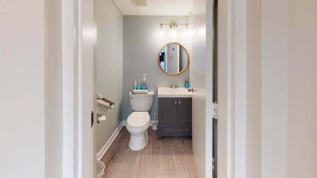 Dr Jones Family Dentistry Bathroom